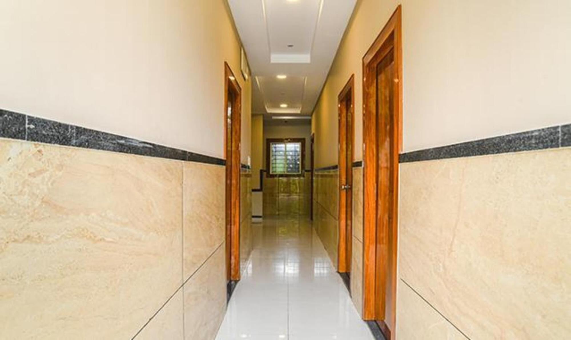 Fabhotel Royal Palace Indore Exterior photo